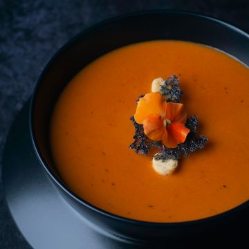 Zuppa di carote e coriandolo con zenzero: vegana e gluten free