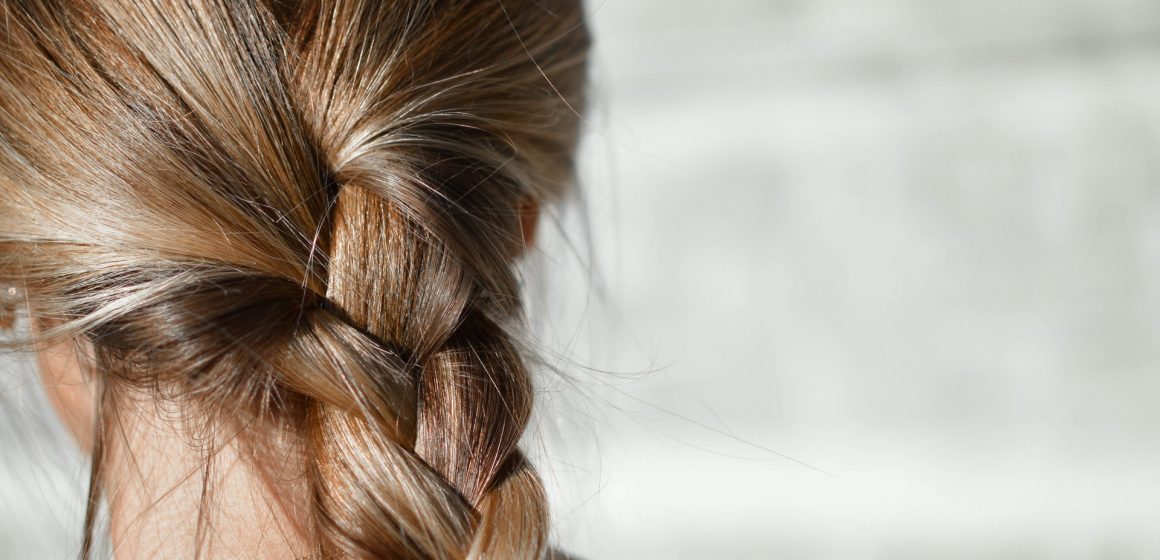 Caduta dei capelli: i rimedi casalinghi