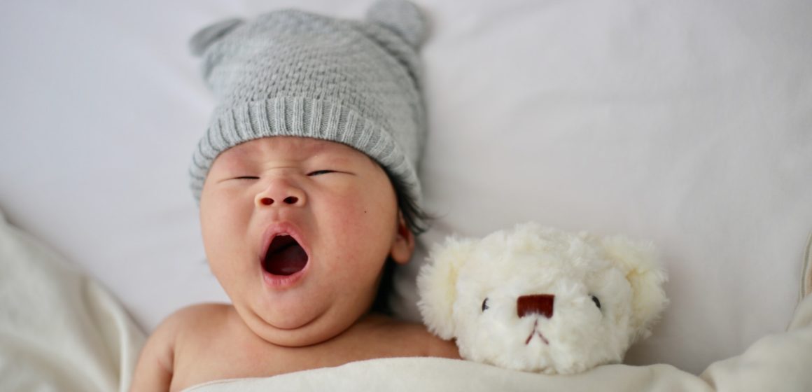 Caldo e sonno: come aiutare i bambini a dormire bene in estate