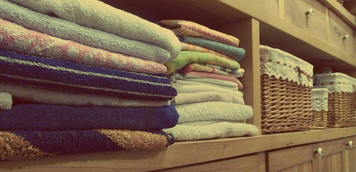 7 consigli infallibili per rimuovere le macchie di trucco dagli asciugamani