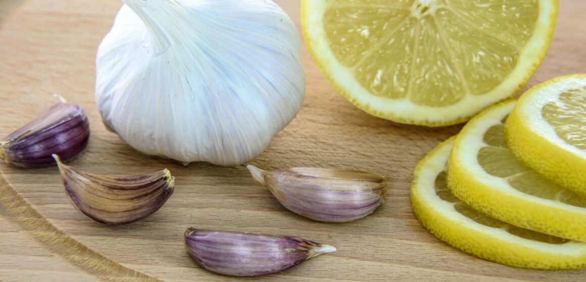 Il benessere in cucina nel 2024 passa dai benefici dell'aglio 1-min