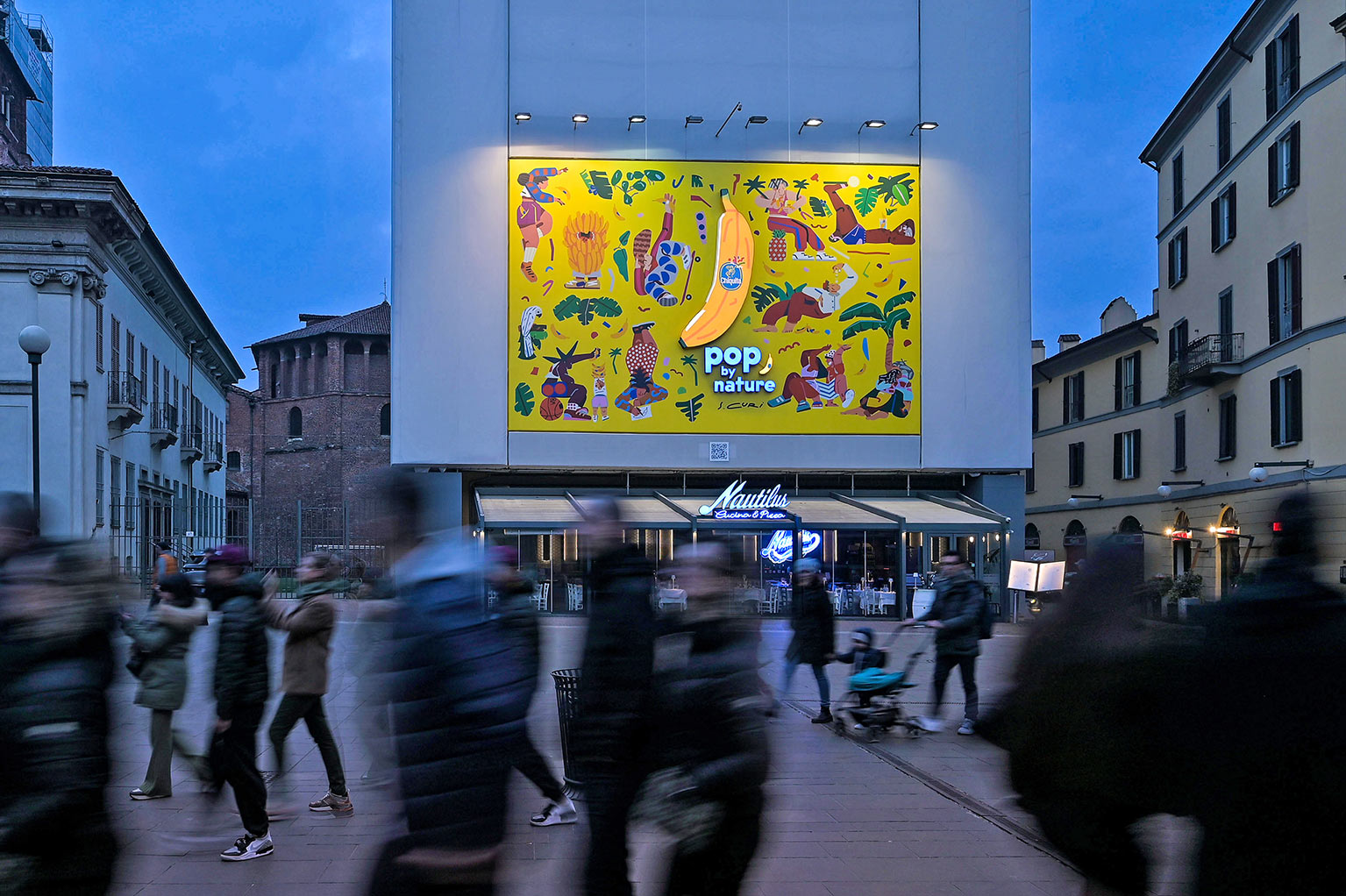 Chiquita illumina Milano con la sua arte: alle Colonne di San Lorenzo arriva Pop by Nature