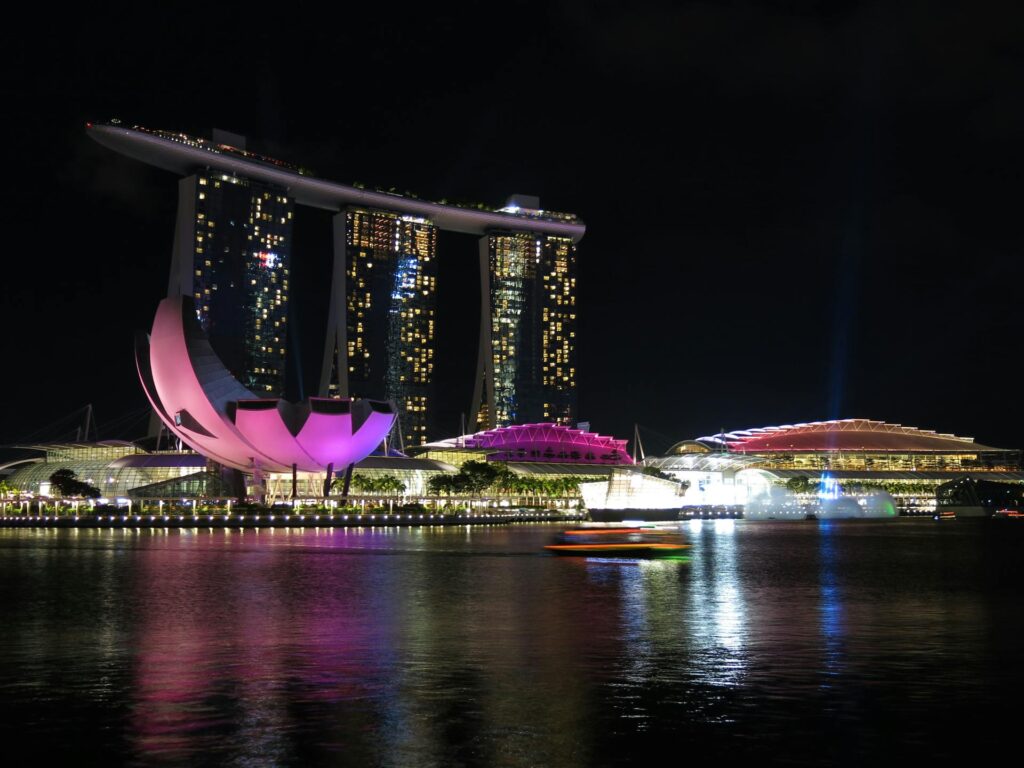 Sulle rotte di spezie, tessuti e templi: da Singapore alla Thailandia