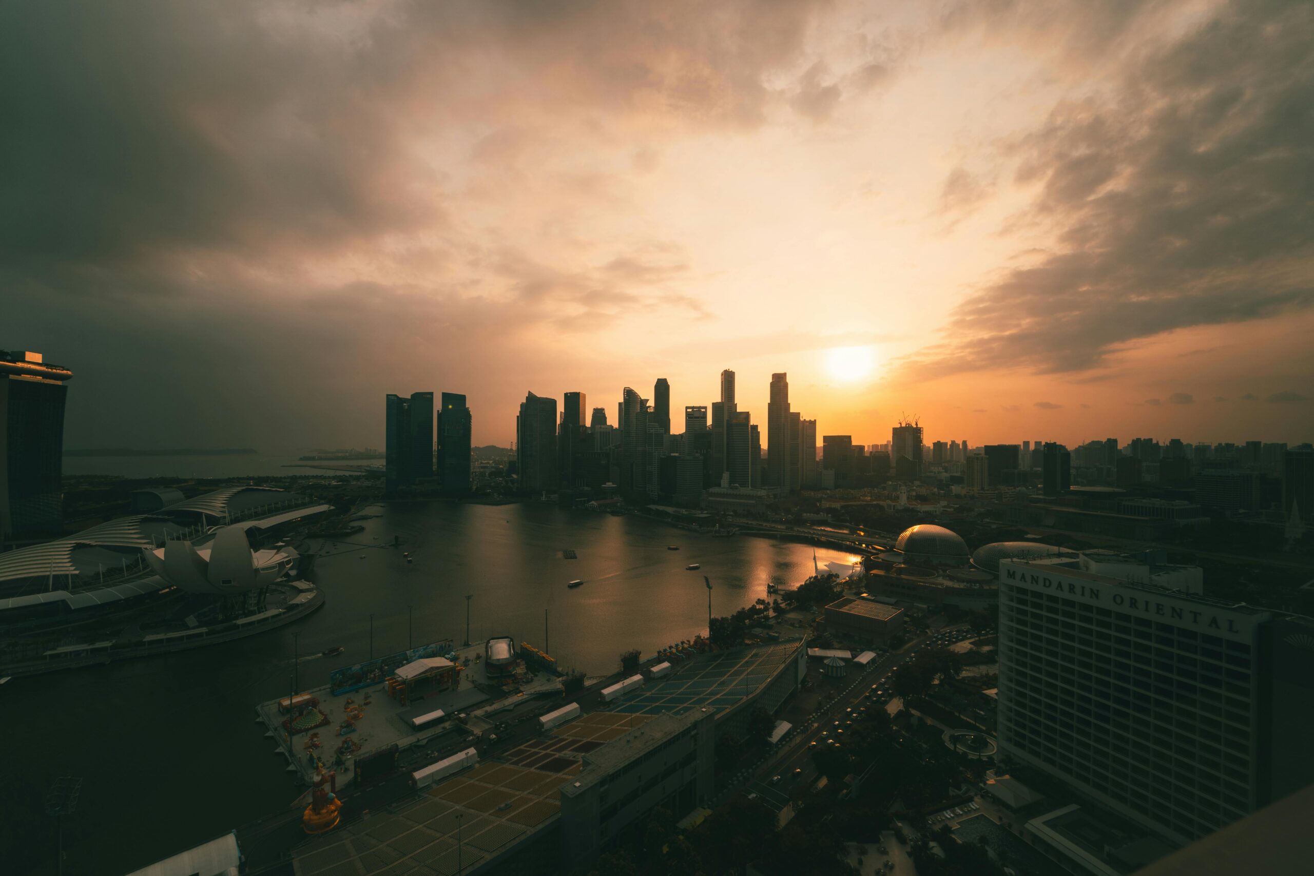 Sulle rotte di spezie, tessuti e templi: da Singapore alla Thailandia