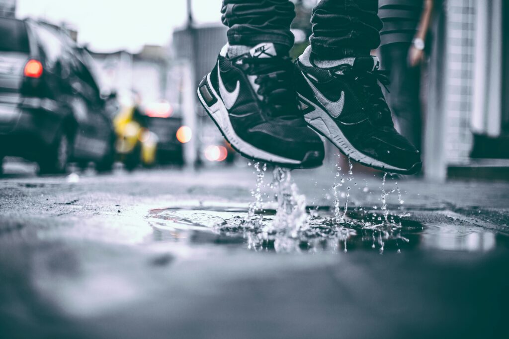 Sei sicura di lavare le sneakers a mano o in lavatrice, nel modo giusto?
