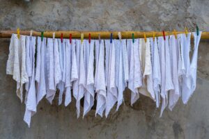 Cosa non asciugare all’aria: errori comuni da evitare per capi sempre perfetti
