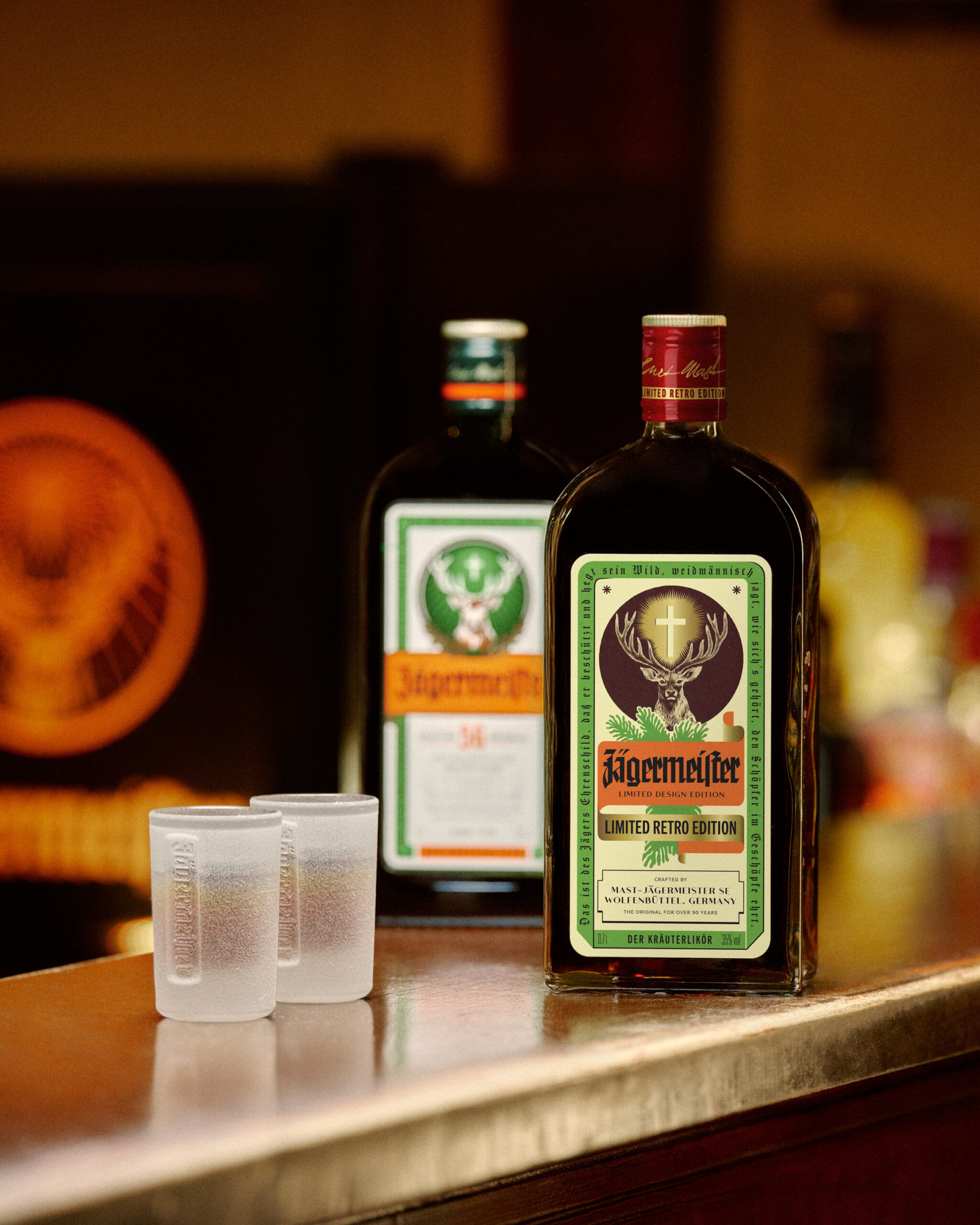 JÄGERMEISTER CELEBRA 90 ANNI: UN TUFFO NEL PASSATO CON LA LIMITED RETRO EDITION