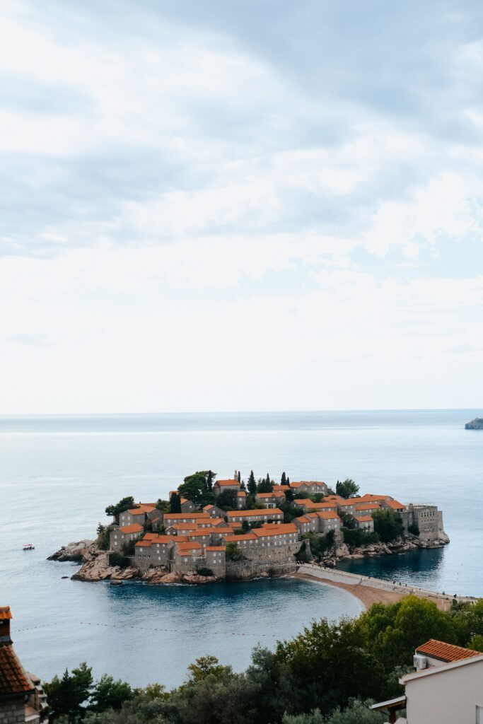 I borghi più belli da visitare a luglio: fughe estive tra natura e storia