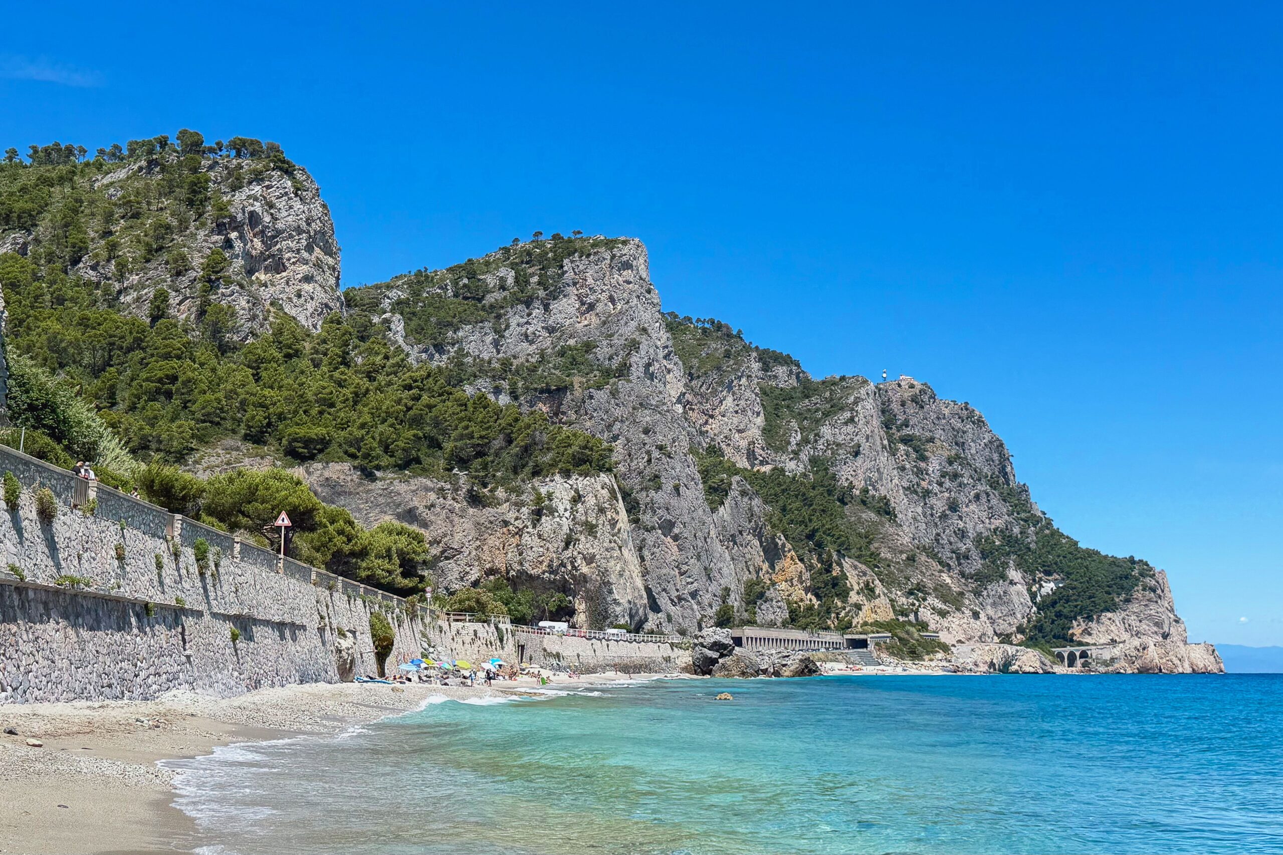 Le spiagge italiane meno conosciute da scoprire quest'estate
