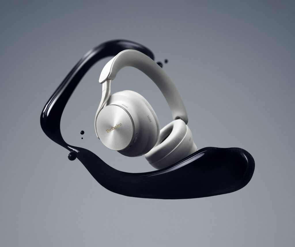 Cuffie Technics EAH-A1000 con Magnetic Fluid Driver da 40 mm
