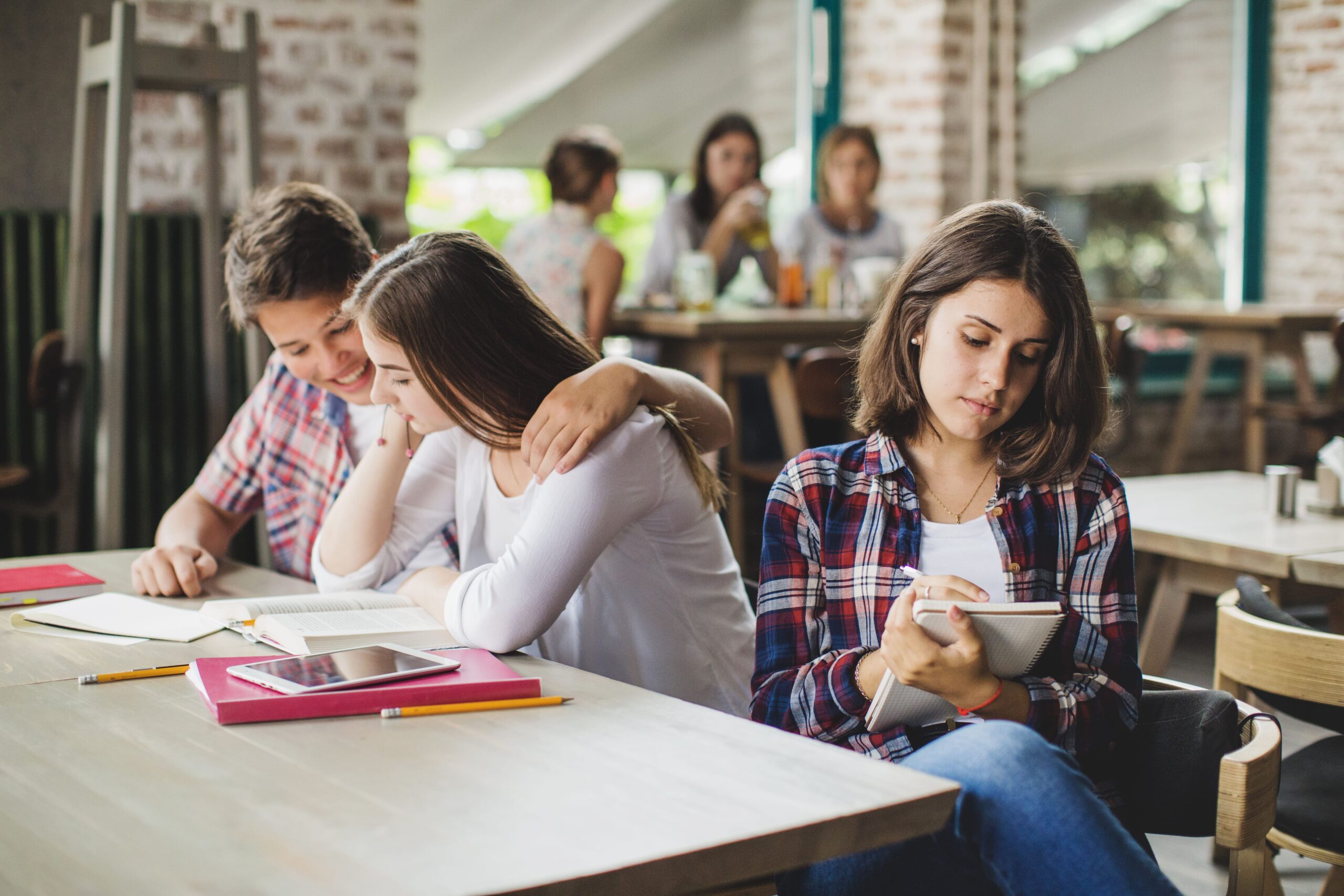 Settembre: l&rsquo;educazione emotiva si impara (anche) sui banchi di scuola