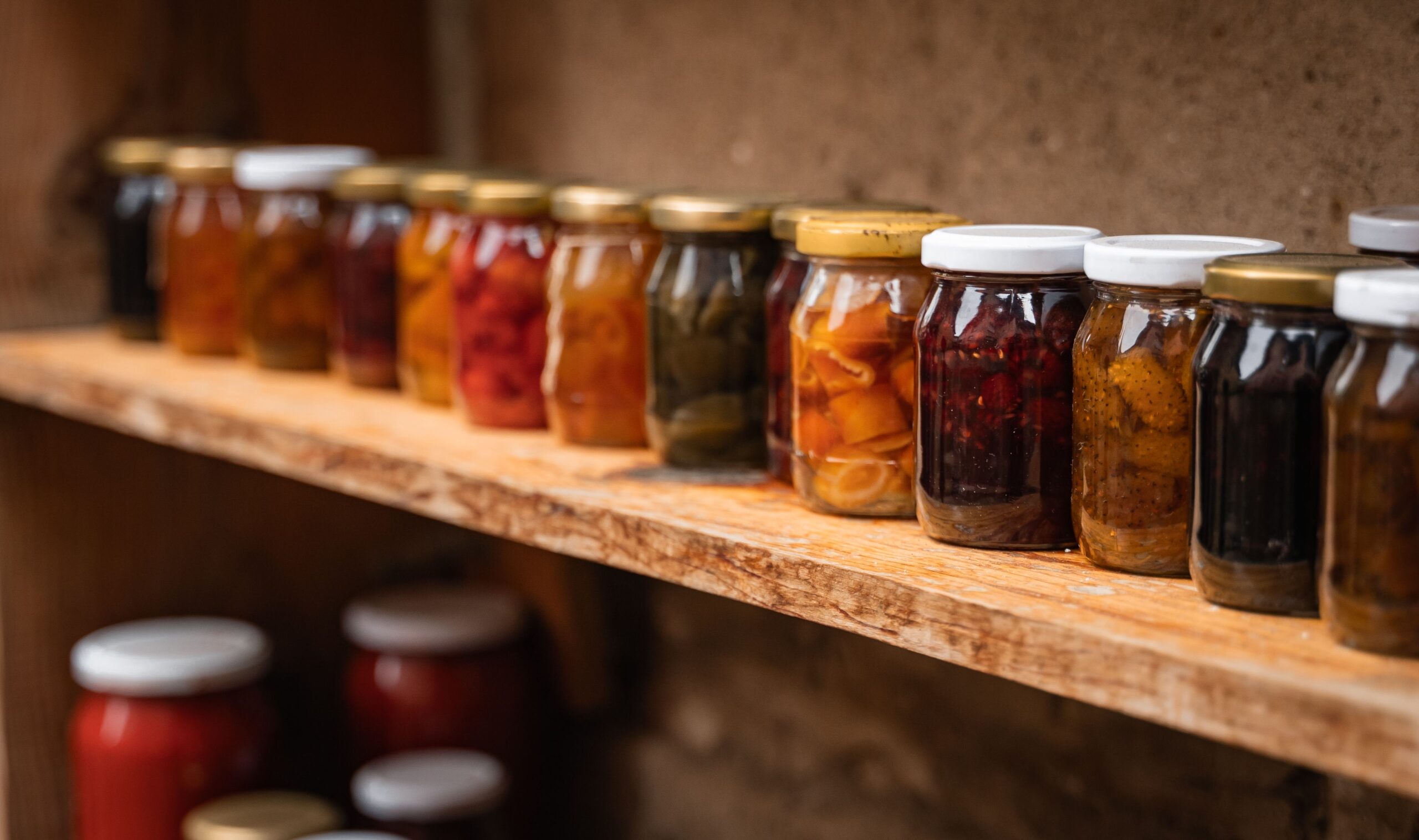 Conserve fatte in casa: come racchiudere l’estate in barattolo
